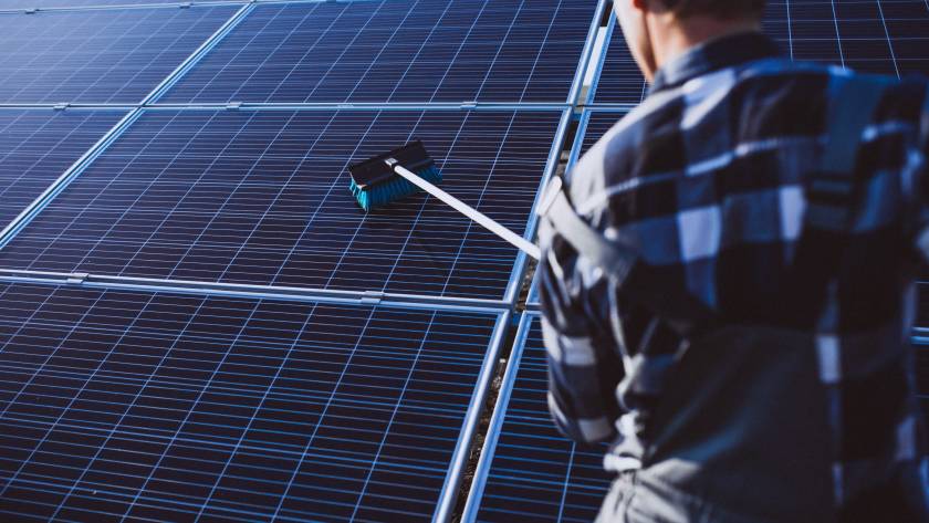 mantenimiento de placas solares