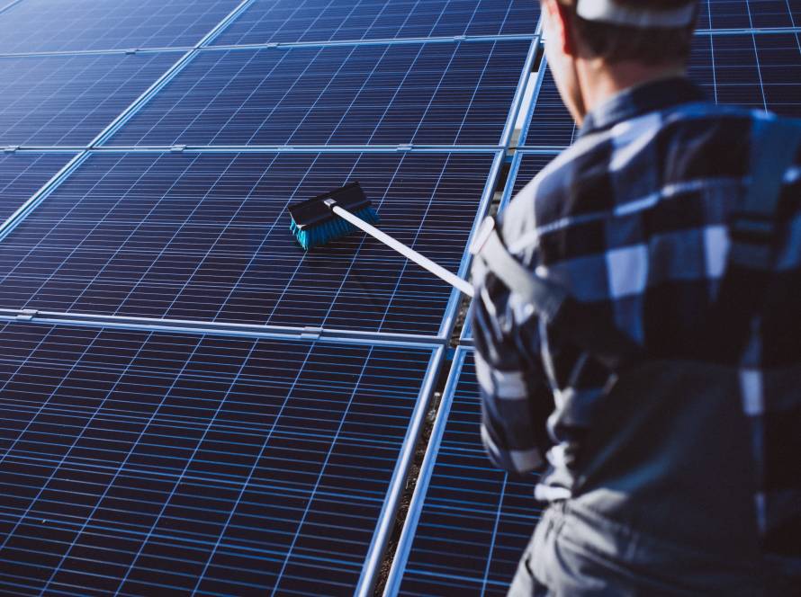 mantenimiento de placas solares